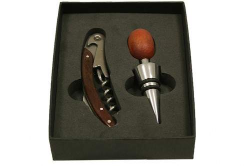 Wooden opener and stopper set