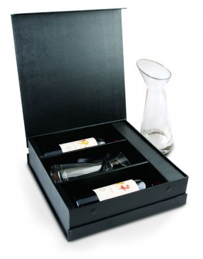 2 bottles box with decanter