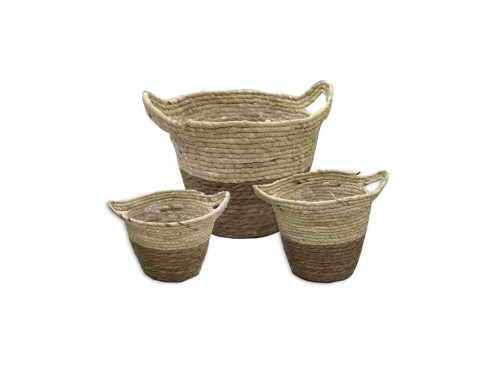 Light and natural brown rope basket