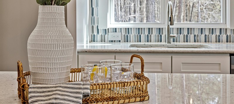 Bandejas de Mimbre: La Tendencia que Triunfa en Decoración