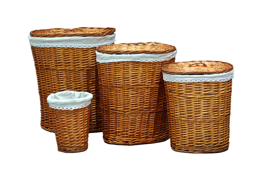 Set compuesto por tres cestas decorativas de mimbre de diferentes tamaños