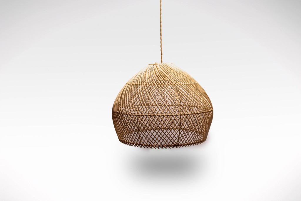 Lampara redonda rattan con portalamparas ce incluido