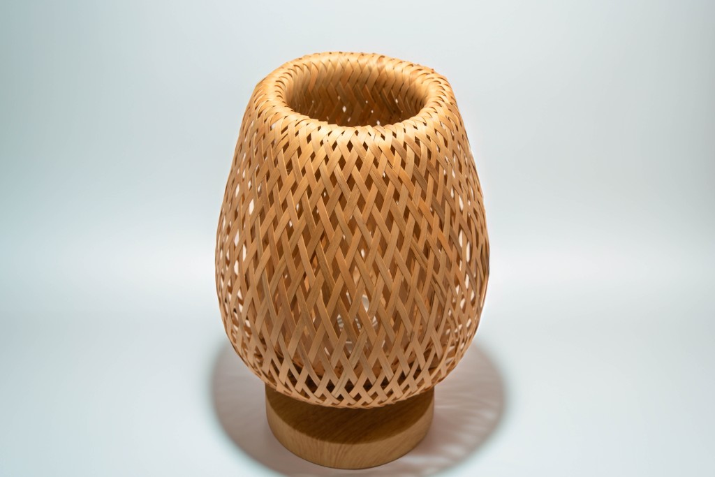 Lampara mesita rattan con portalamparas incluido