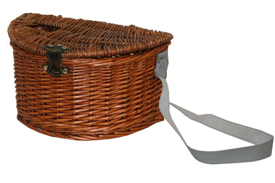 Beautiful and practical wicker basket in an orange tone for
