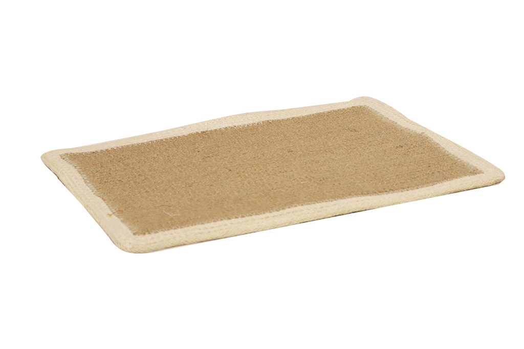 Salvamantel con bordado en blanco