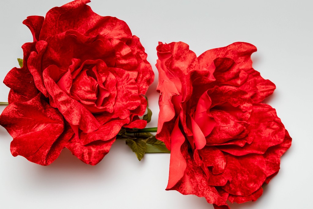 Rosa artificial gigante con base