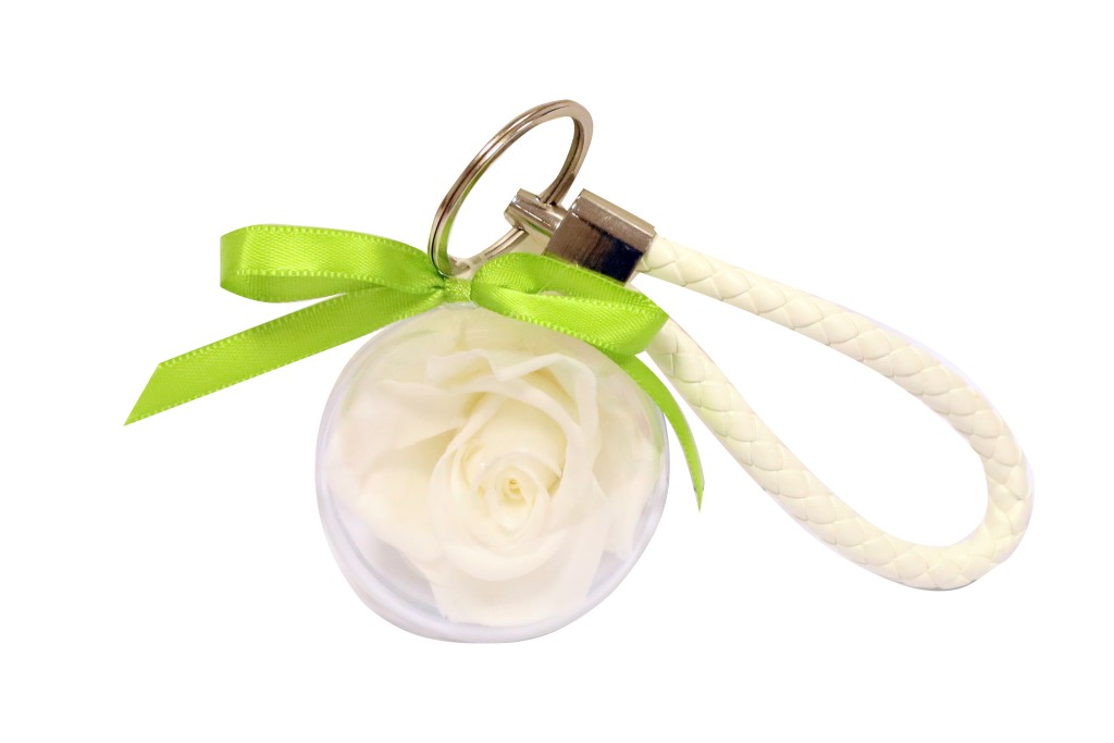 Llavero rosa eterna blanca