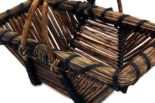 Wicker basket and rope nature