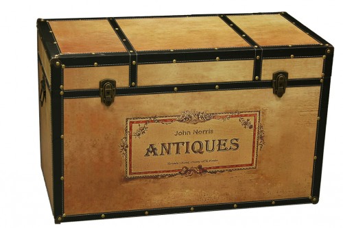 Antiques decoration trunk