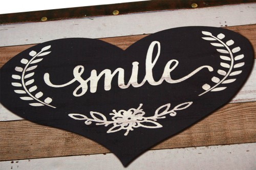 Wooden trunk smile decoration