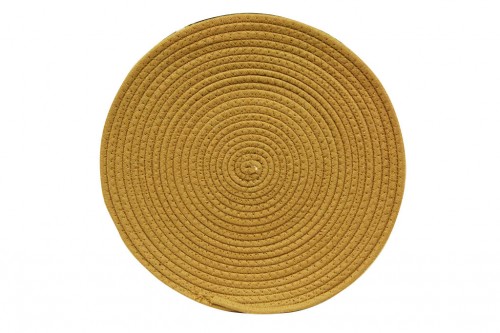 Natural wicker trivet