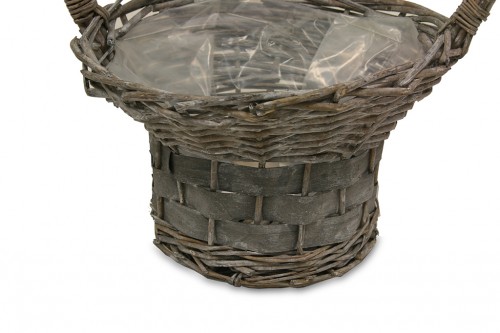 Gray coupe basket