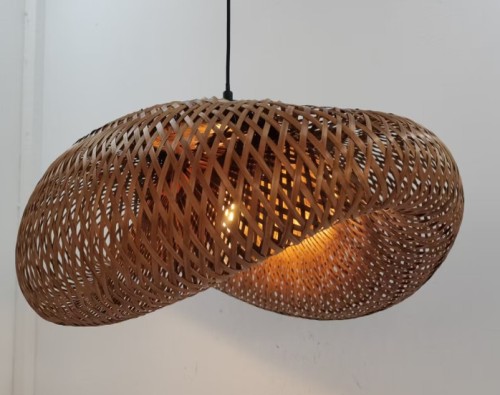 Lampara de rattan original con portalamparas ce incluido