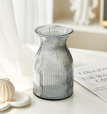 Jarrón de cristal gris