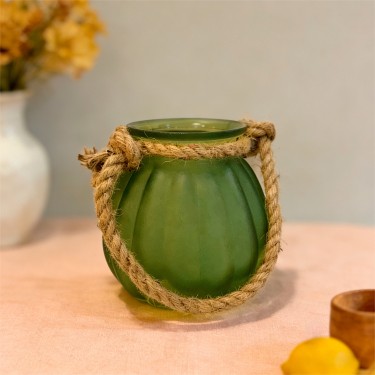 Jarrón verde con asa cuerda
