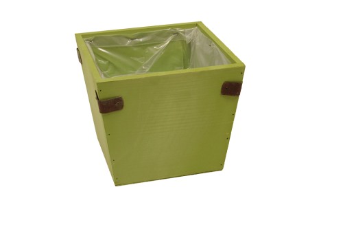 Macetero de madera verde