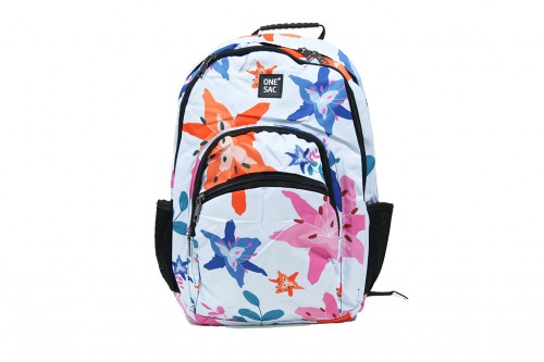 Mochila blanca flores