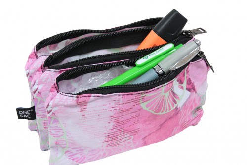 Trousse rose fleurs et coeurs