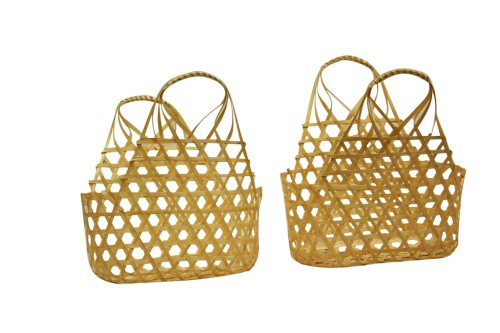 Deux sacs en bambou de couleur naturelle