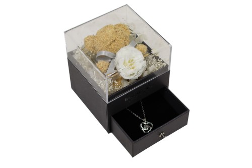 Boîte à bijoux avec ours jaune de fleurs et rose préservée